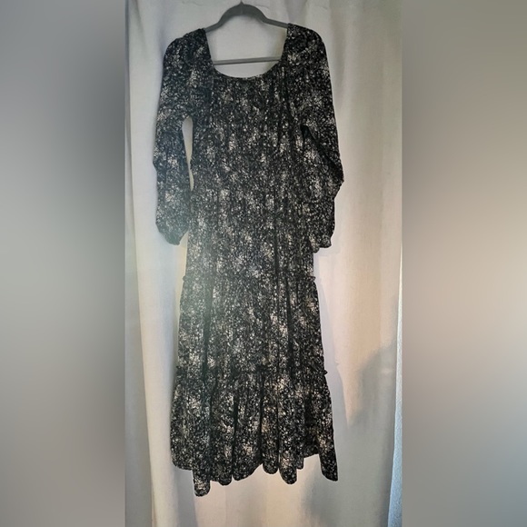 Ivy City Co Floral Black Maxi dress - Picture 4 of 4